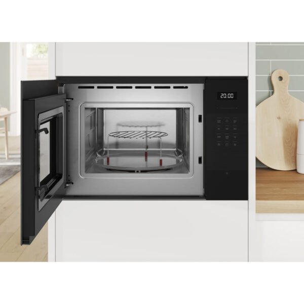 Second image of BOSCH Series 6 Built-In Microwave with grill 59 x 38 cm Black